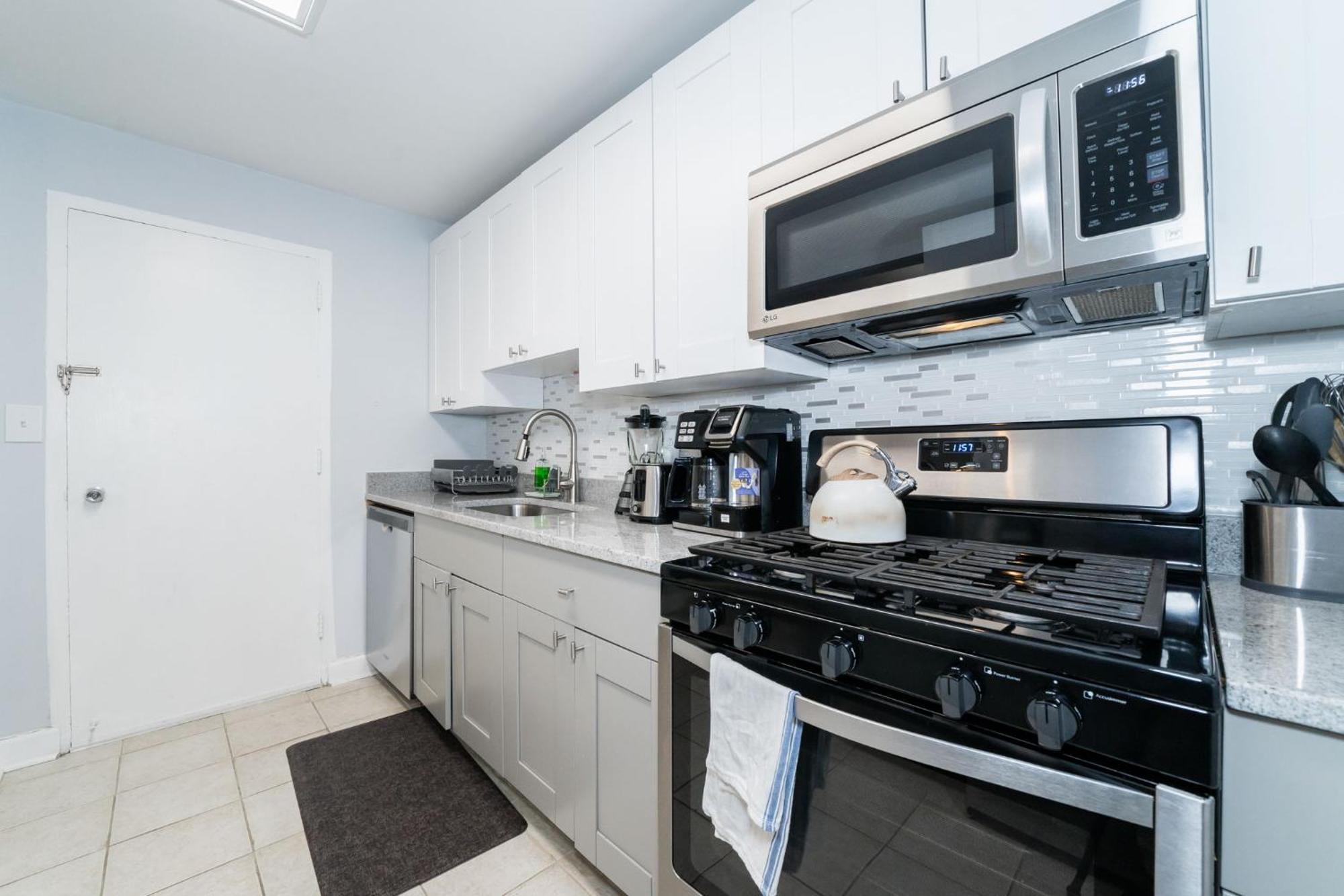 21Floor-Renovated 2Br,1Bath King And Queen Bed And Parking Atlanta Exterior photo